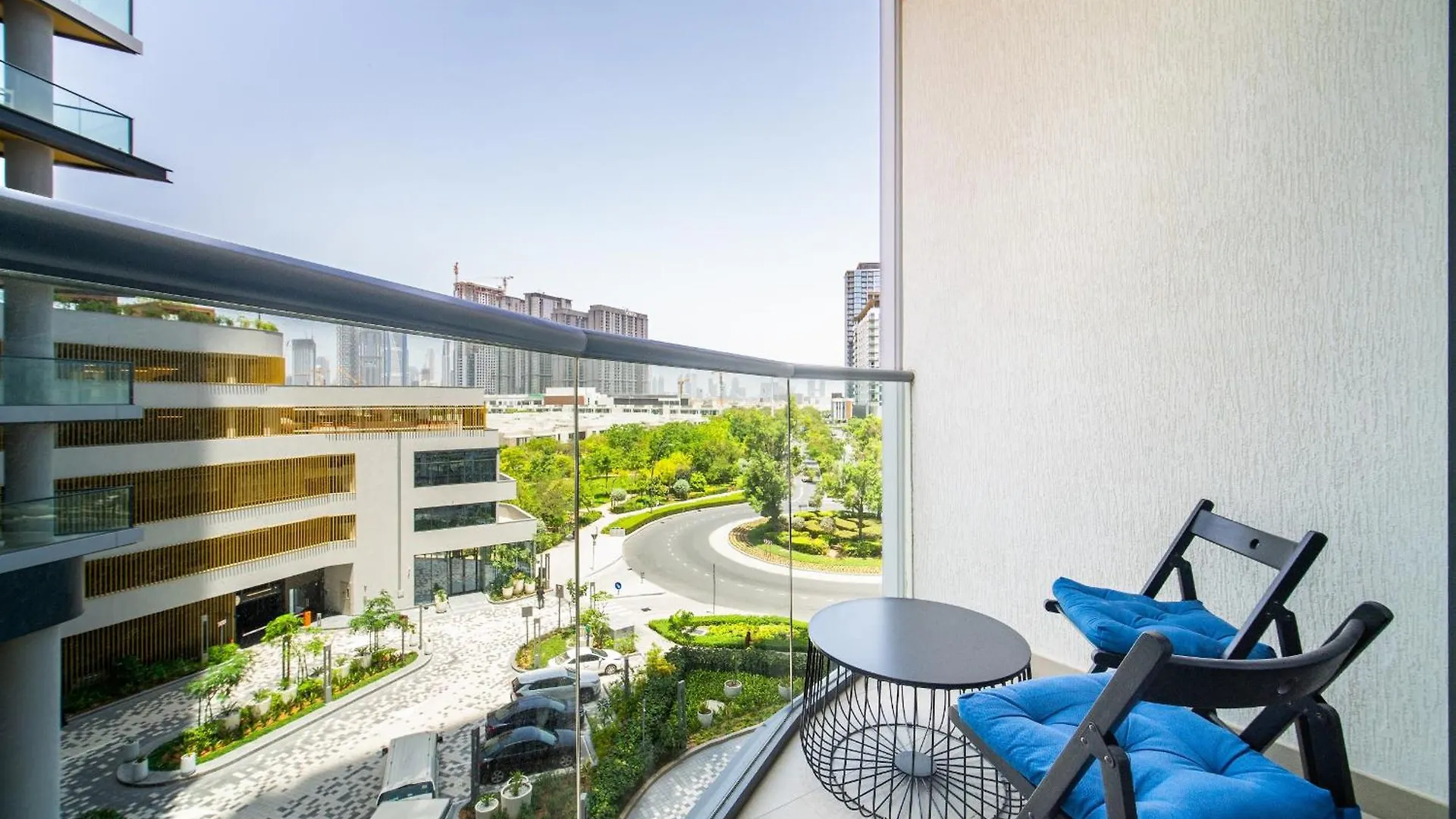 Kid-Friendly 2Br - Secure, Central And Peaceful Dubai