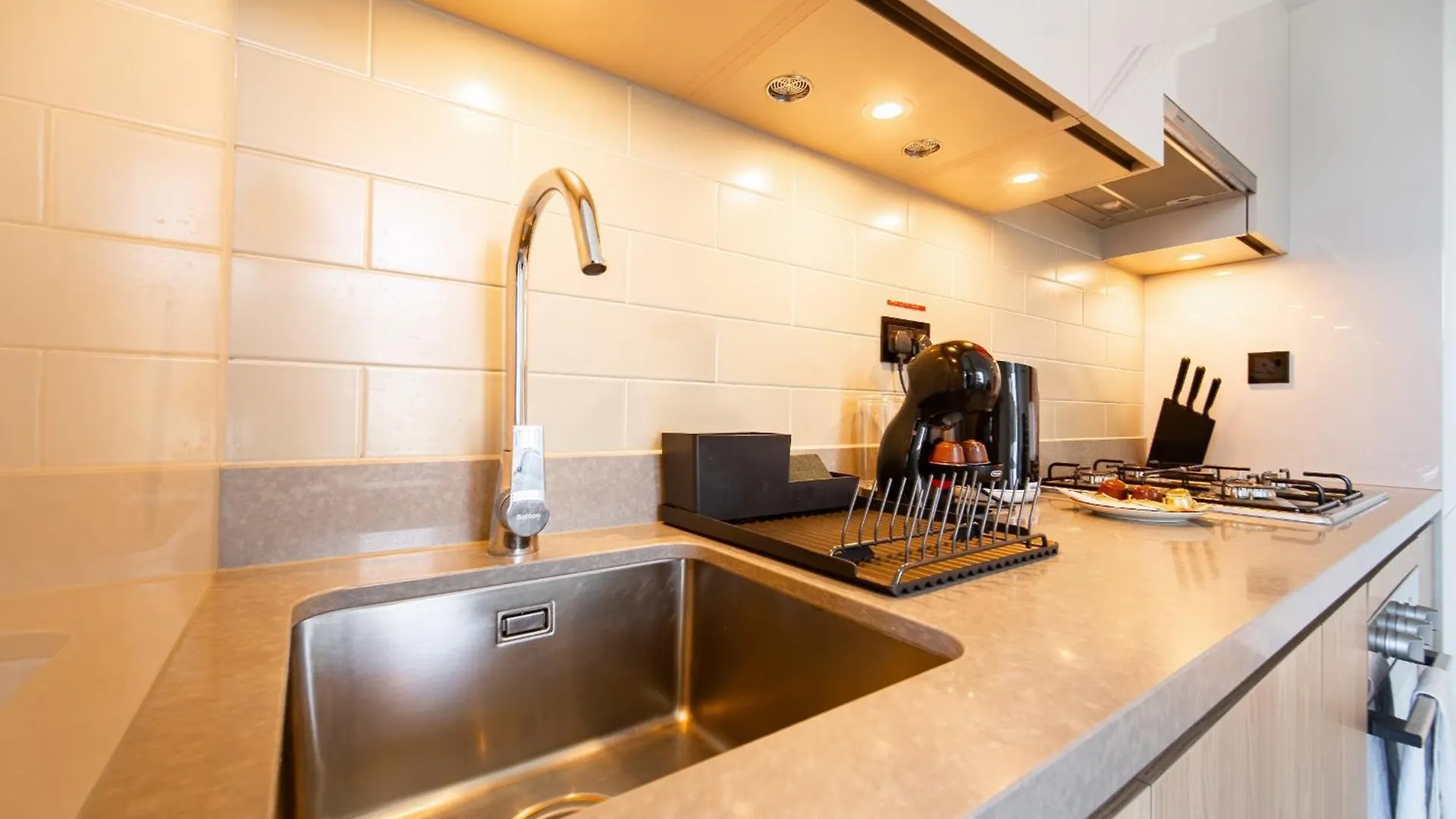 Apartment Kid-Friendly 2Br - Secure, Central And Peaceful Dubai