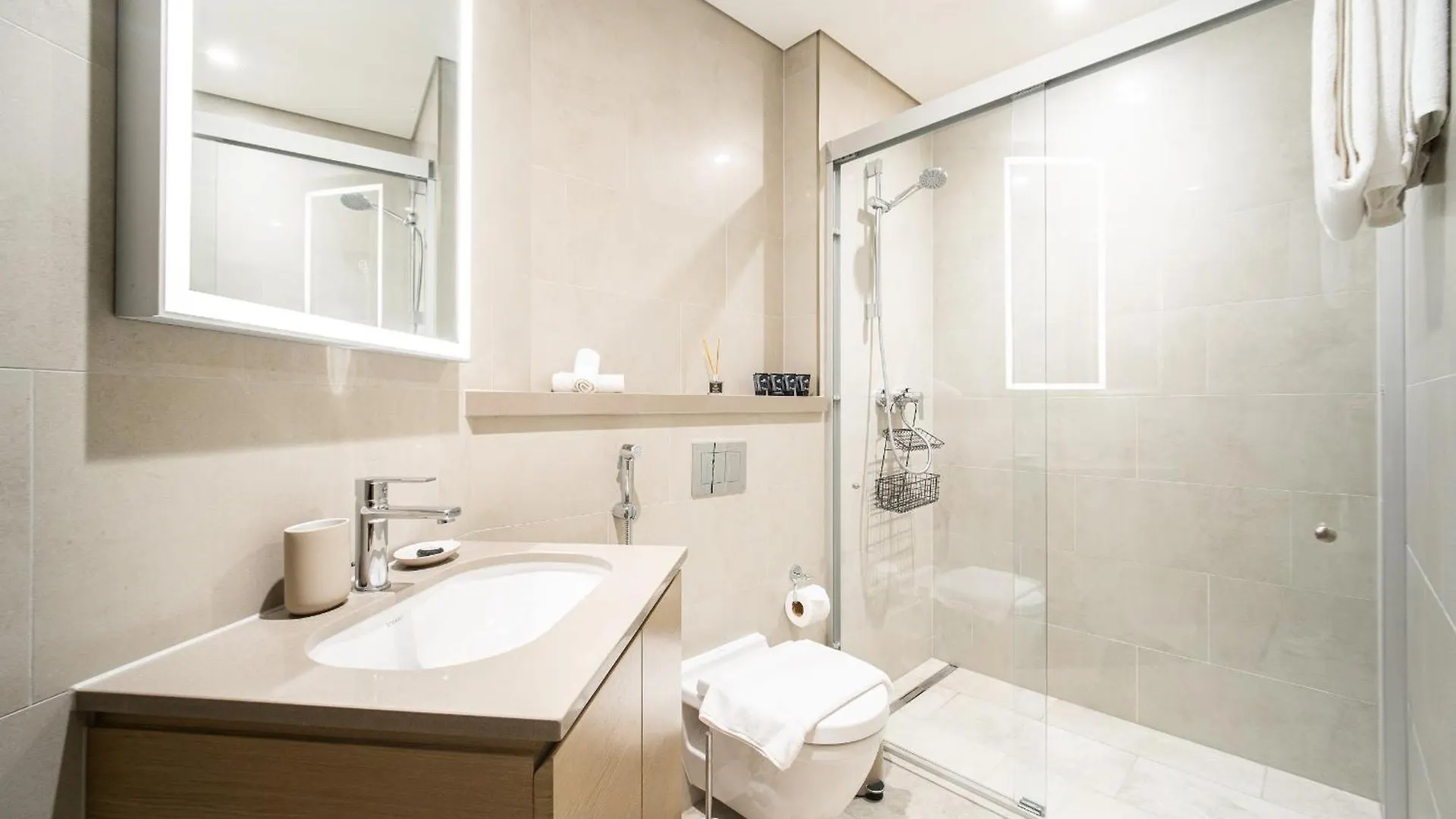 Kid-Friendly 2Br - Secure, Central And Peaceful Dubai