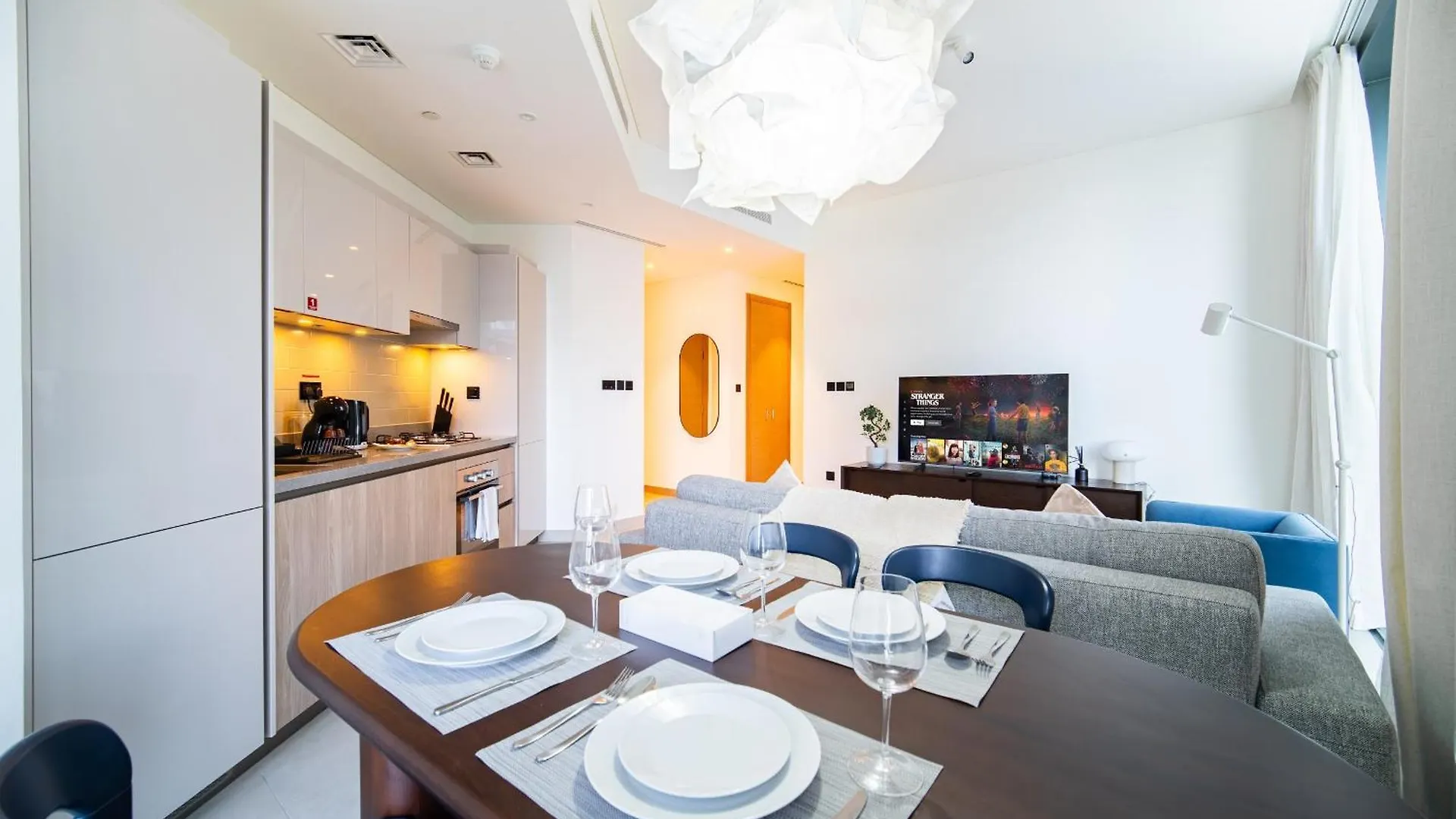 Kid-Friendly 2Br - Secure, Central And Peaceful Дубай Апартаменты